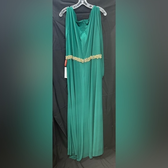 Mac Duggal 67747 NWT SPLIT SLEEVE SURPLICE GOWN (PLUS) - Picture 5 of 9